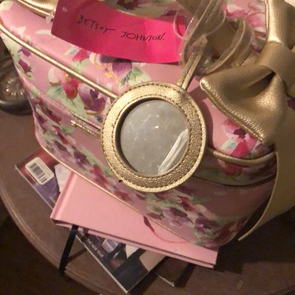 NWT Betsy Johnson DBL Bow Train Case Blush Multi - Picture 5 of 8